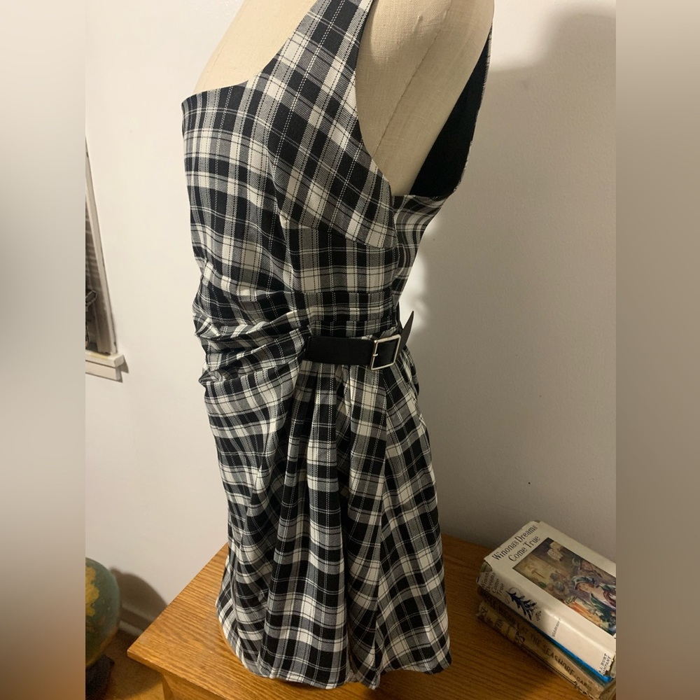 Cider Black and White Side Ruched Belted Plaid Dress - Picture 10 of 16